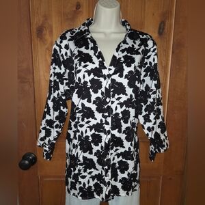 212 Collection Black and White Floral Button-Down Shirt